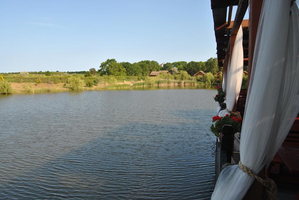 Hotel Lacul Racilor 3*
