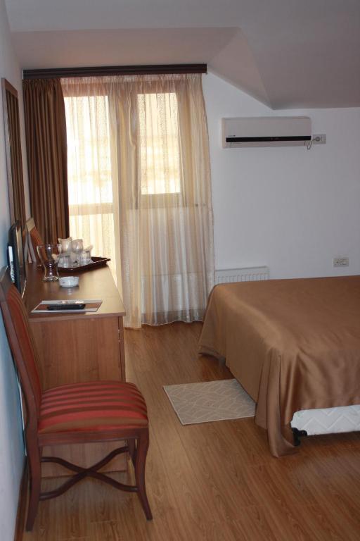 Lacul Racilor 3*