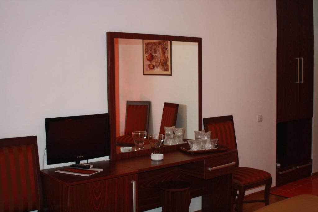 Lacul Racilor Hotel