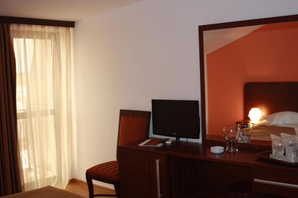 Lacul Racilor Hotel 3*