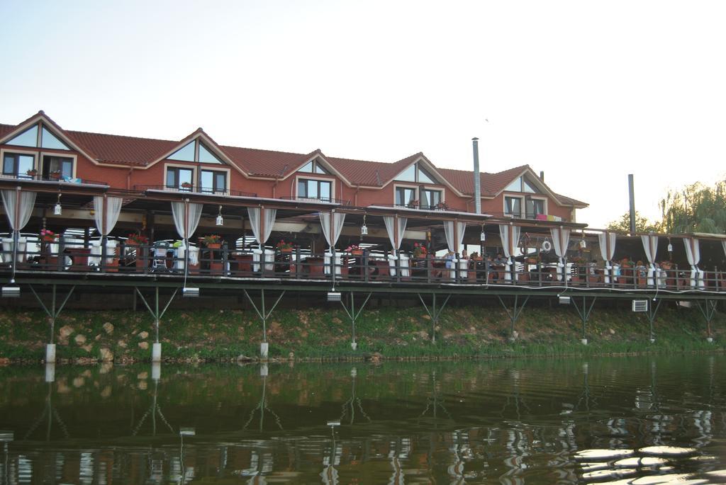 Lacul Racilor Hotel 3*