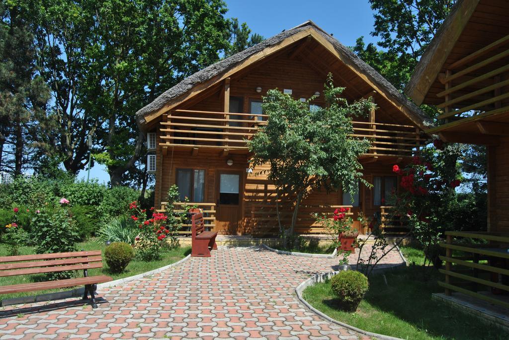 Hotel Lacul Racilor