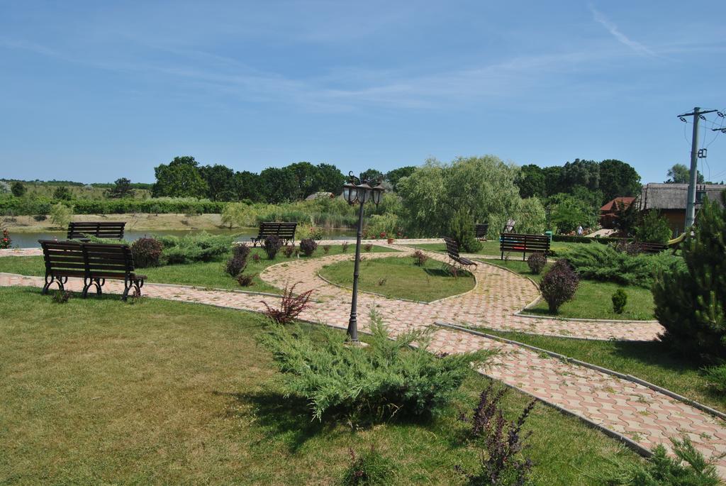 Hotel Lacul Racilor 3*