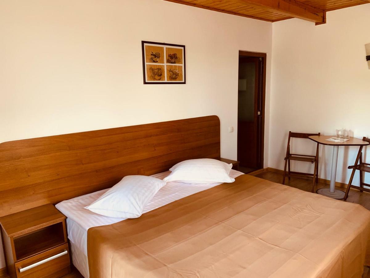 Hotel Lacul Racilor 3*