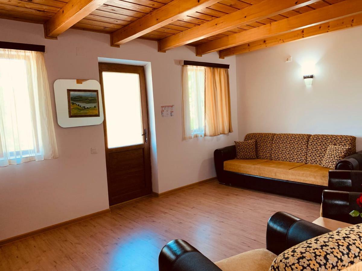 Lacul Racilor Hotel